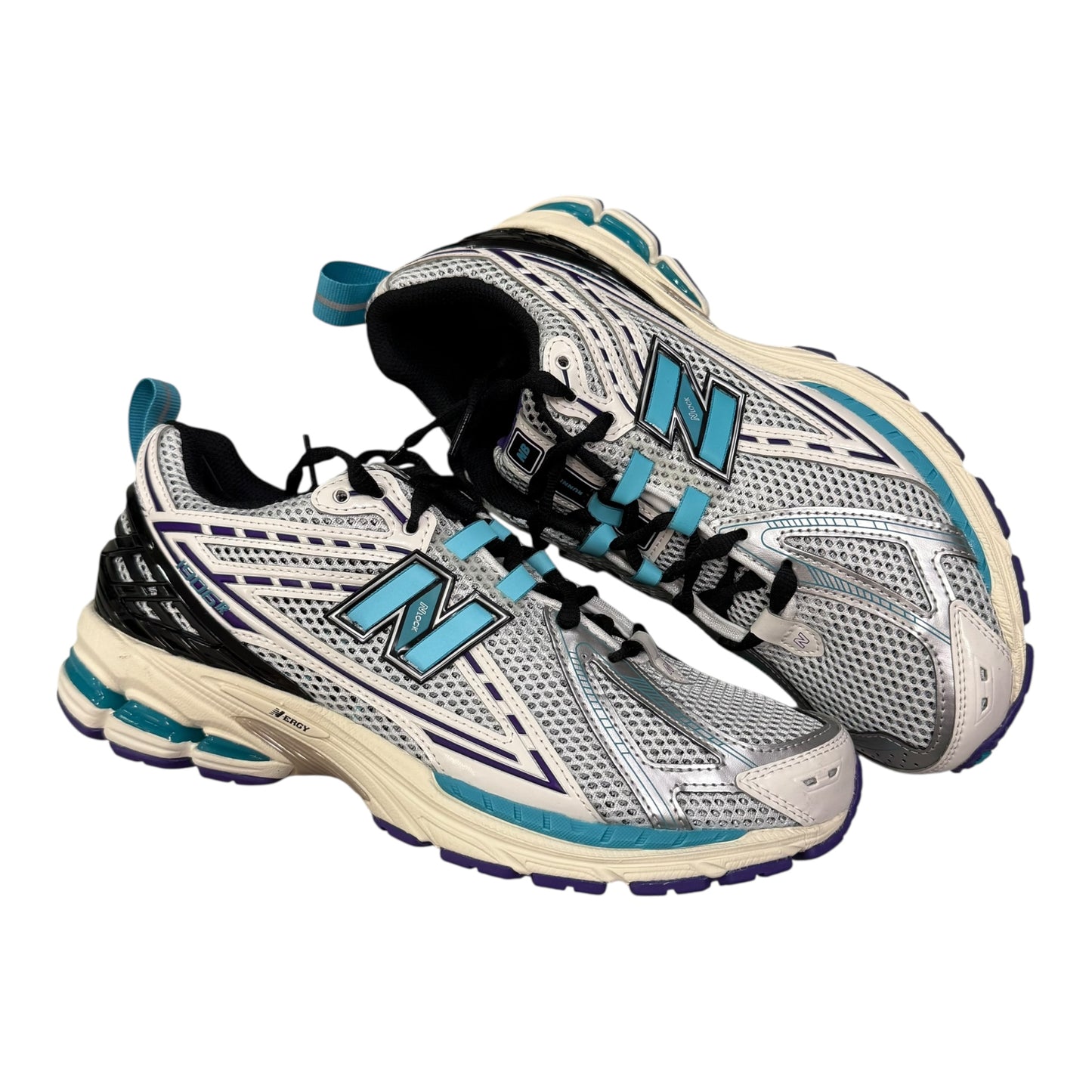 1906R - Charolette Hornets