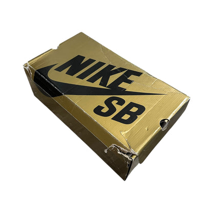 SB Dunk Low - New Castle [PRE OWNED]