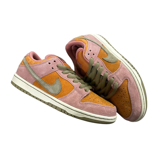 SB Dunk Low - Red Stardust